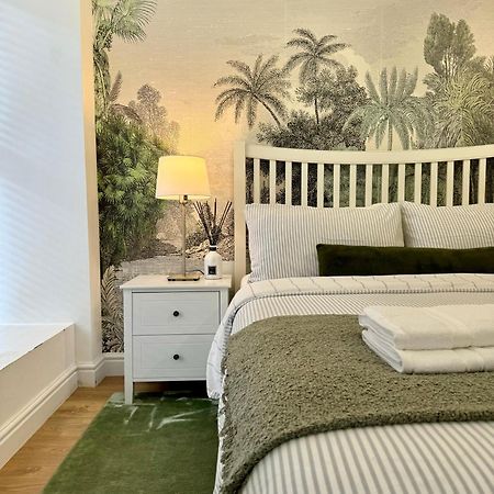 Holiday Home 2Br L 2Ba With Patio-Sleep 6 Londra Exterior foto
