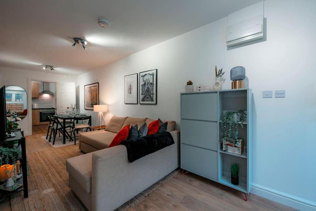 Holiday Home 2Br L 2Ba With Patio-Sleep 6 Londra Exterior foto