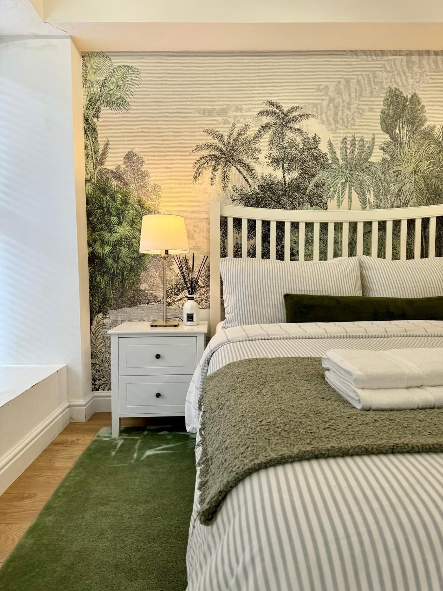 Holiday Home 2Br L 2Ba With Patio-Sleep 6 Londra Exterior foto