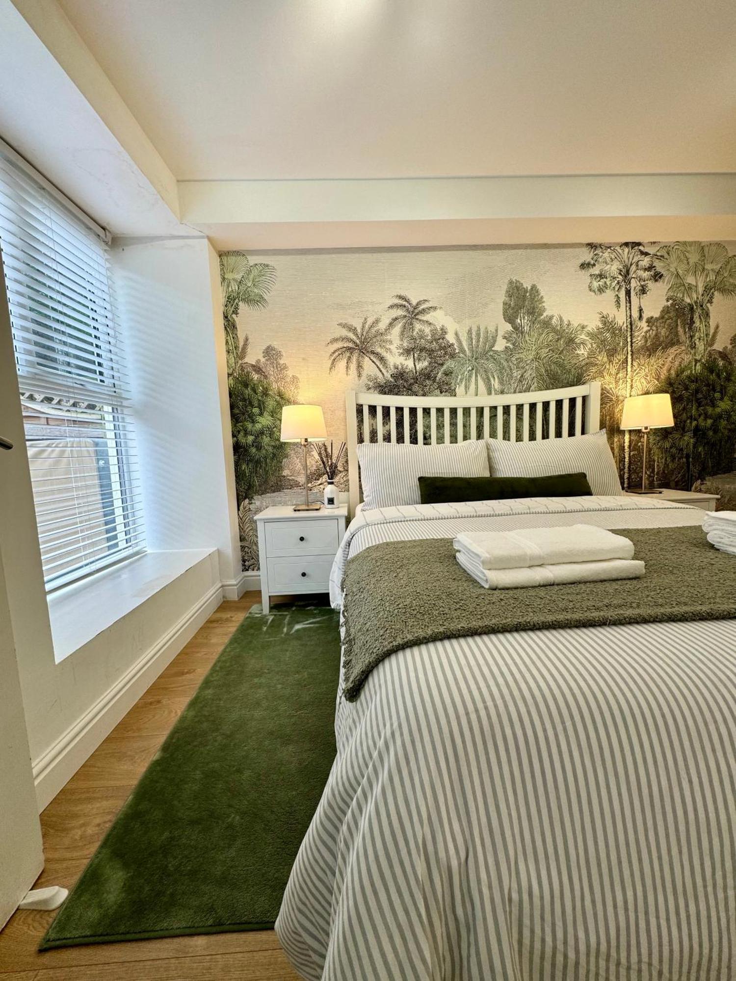 Holiday Home 2Br L 2Ba With Patio-Sleep 6 Londra Exterior foto