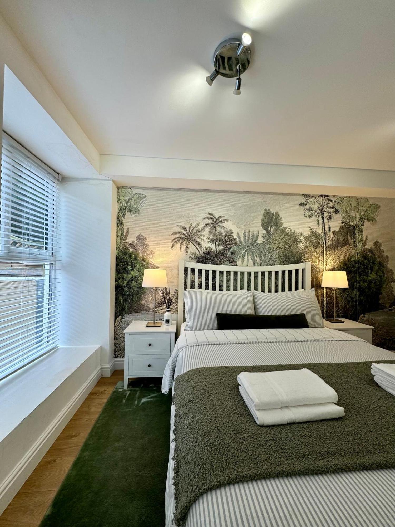 Holiday Home 2Br L 2Ba With Patio-Sleep 6 Londra Exterior foto