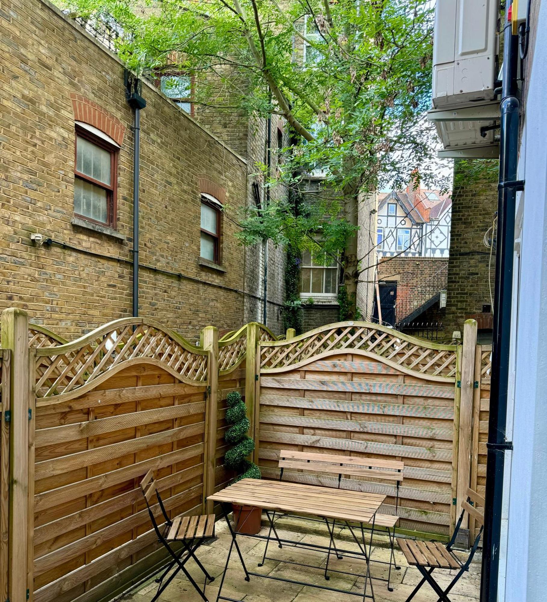 Holiday Home 2Br L 2Ba With Patio-Sleep 6 Londra Exterior foto