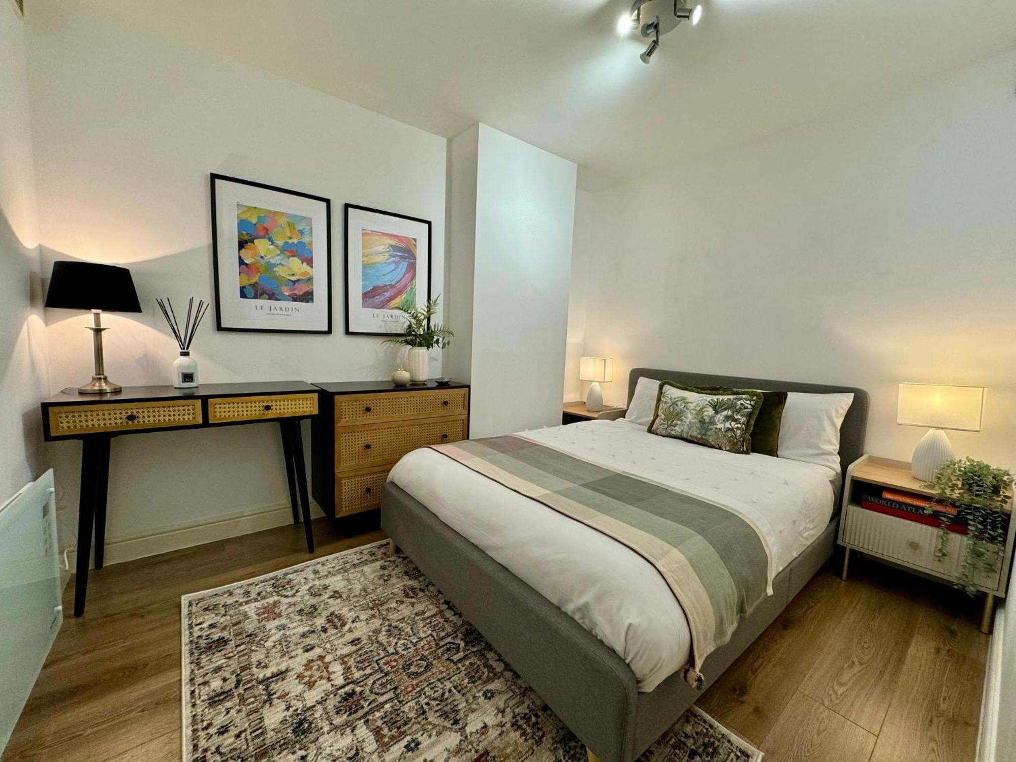 Holiday Home 2Br L 2Ba With Patio-Sleep 6 Londra Exterior foto